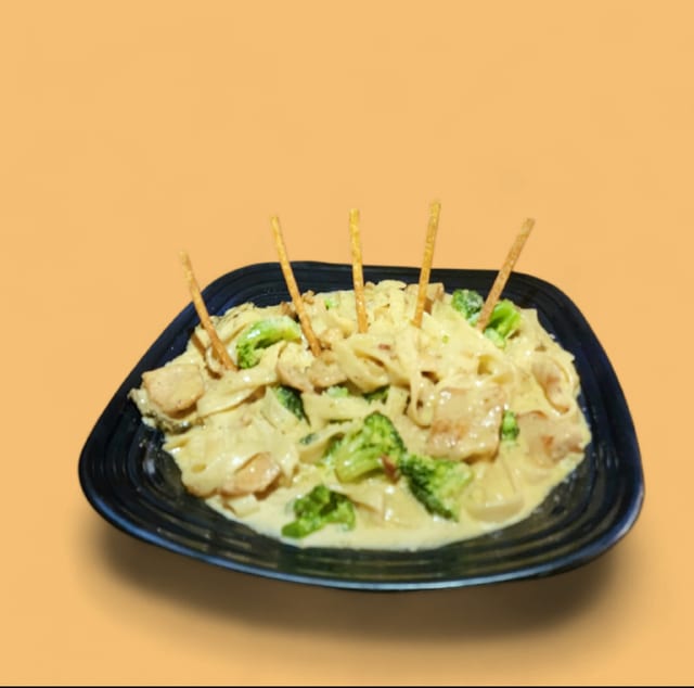 Chicken alfredo.