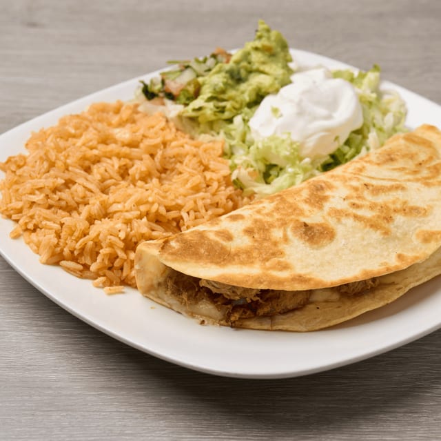 Quesadilla rellena.